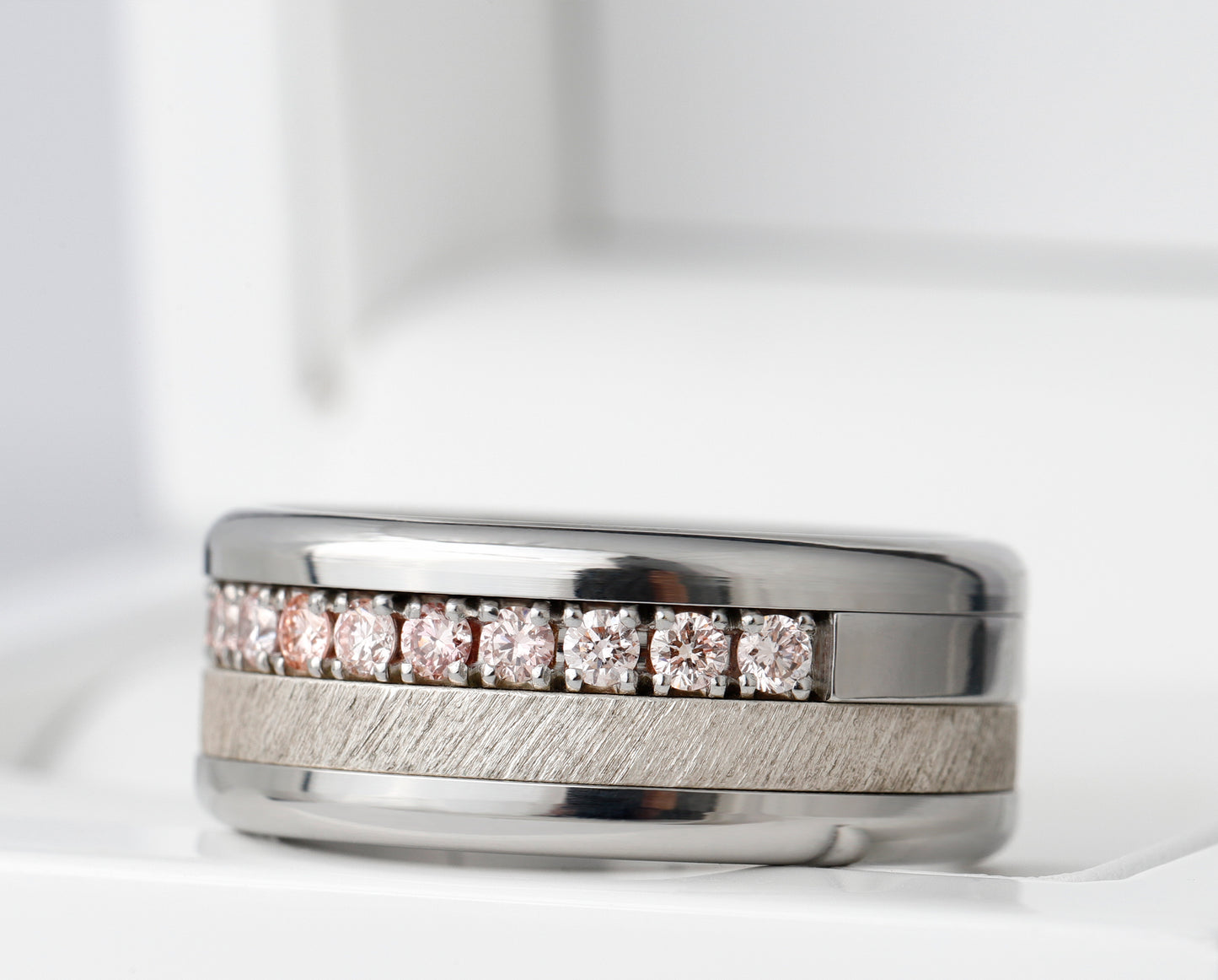 Medium Addon aus Edelstahl mit Zermatter rosa „Pur“ Diamanten zur Hälfte besetzt
