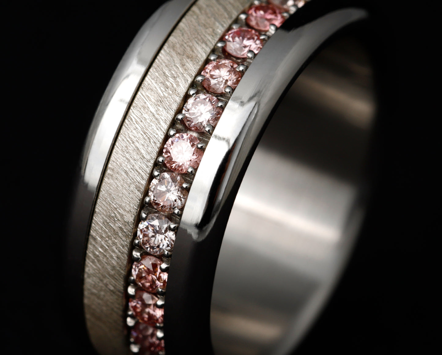 Medium Addon aus Edelstahl mit Zermatter rosa „Pur“ Diamanten vollständig besetzt