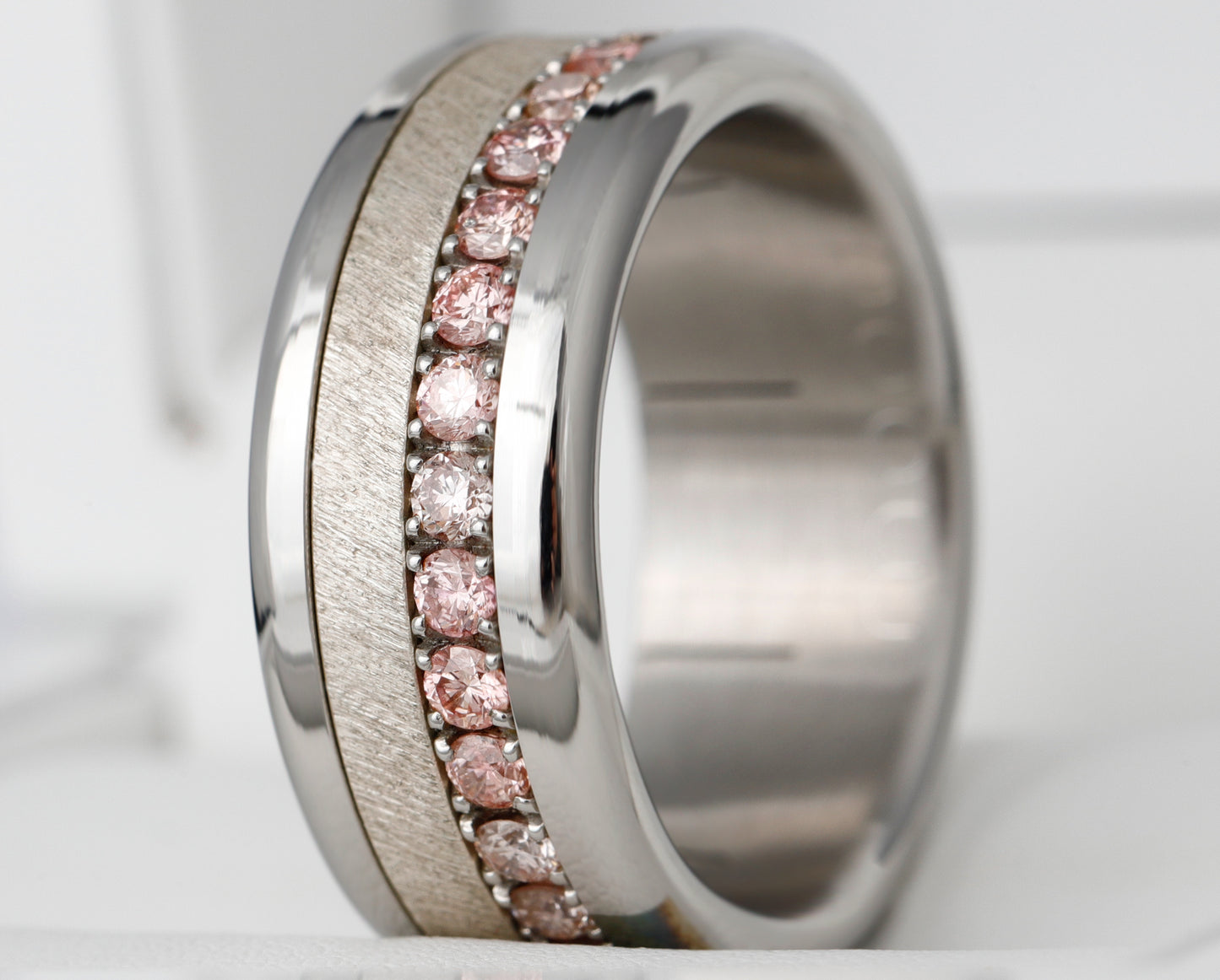 Medium Addon aus Edelstahl mit Zermatter rosa „Pur“ Diamanten vollständig besetzt