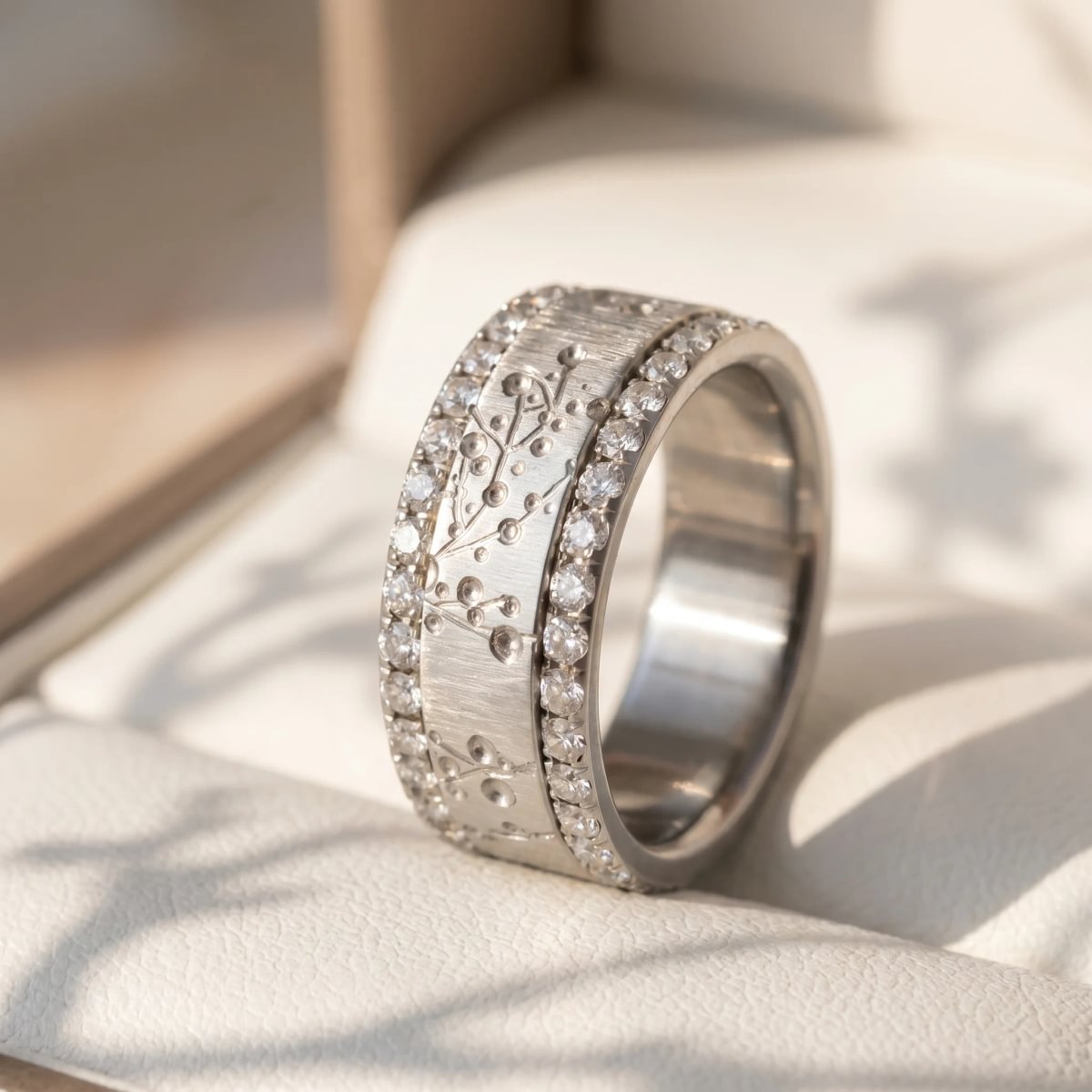 Small Fassung mit Diamanten vollständig besetzt (1,9 Diamanten)