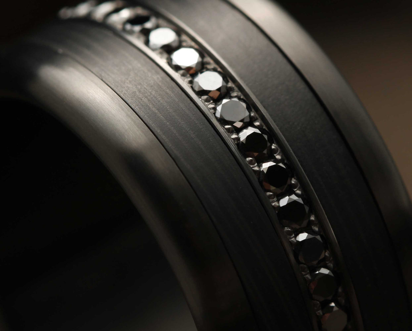 Medium Addon aus Stahl black mit schwarzen 1,6mm Diamanten vollständig besetzt