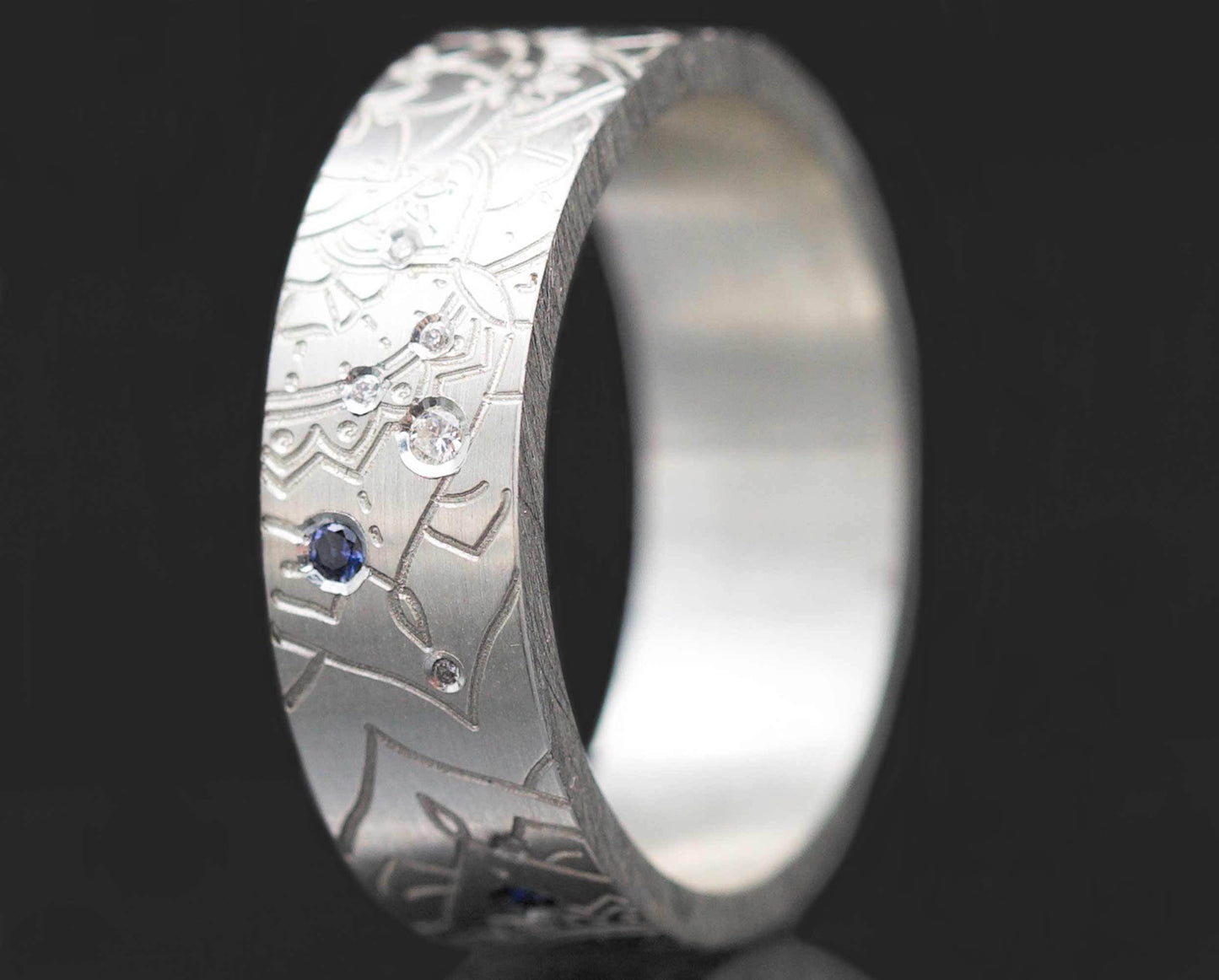 Addon aus Silber "LIANHUA " mit Saphiren und Diamanten besetzt