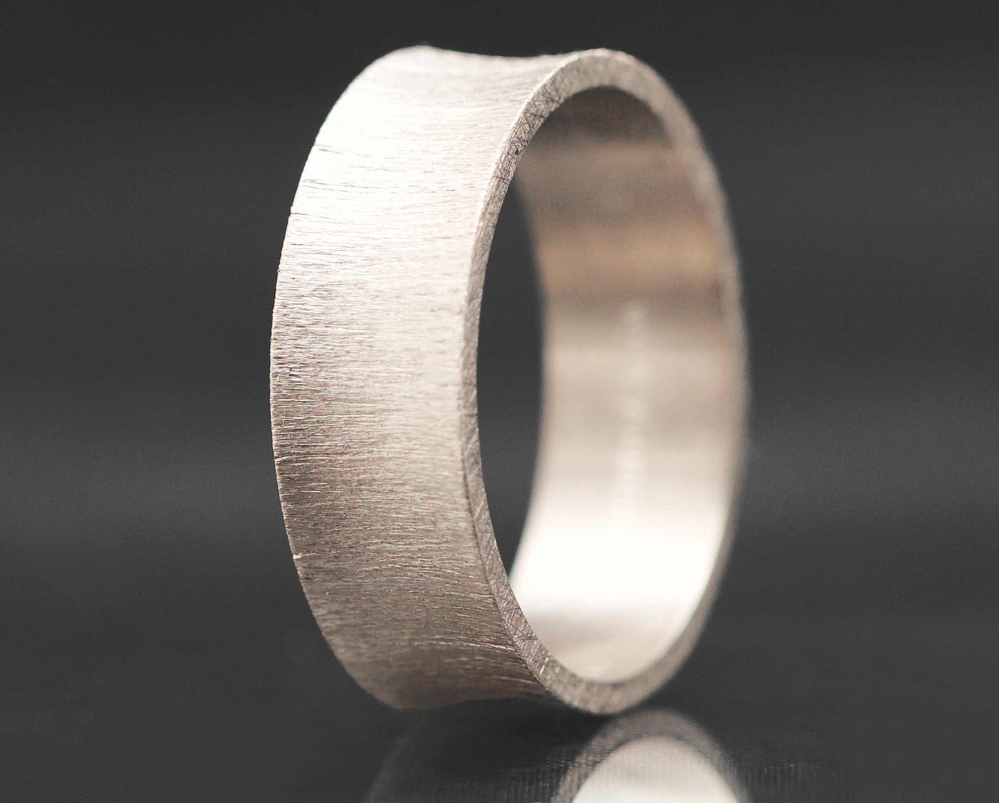 Addon ausgehöhlt, drapiert aus 18K Graugold